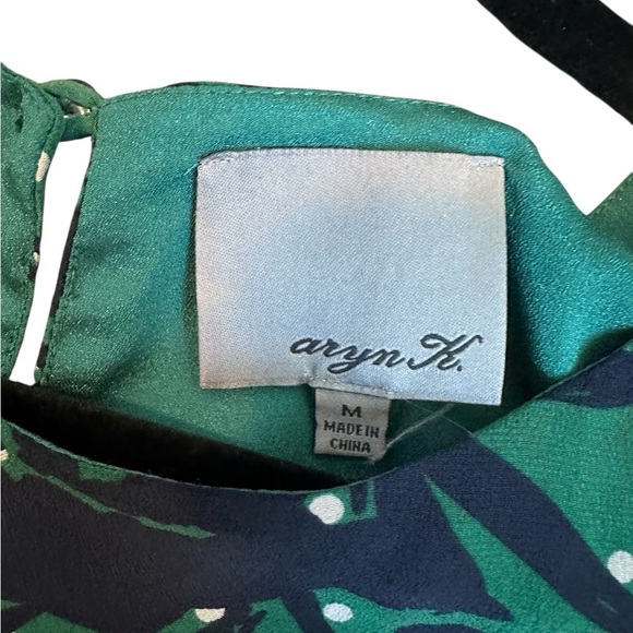 Aryn K Silk Dress Size M Green Navy Floral Dot Print lattice zip cuff
A207 - Picture 4 of 8